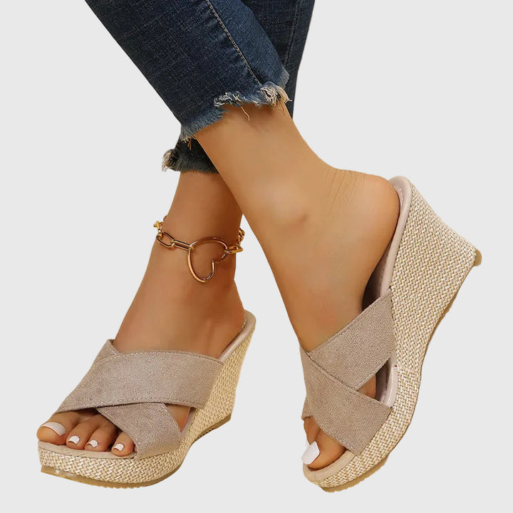 Carla – Relaxed Wedge Sandals